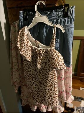 Janie and Jack Leopard Print Ruffle One-Shoulder Top and Blue Chambray shorts